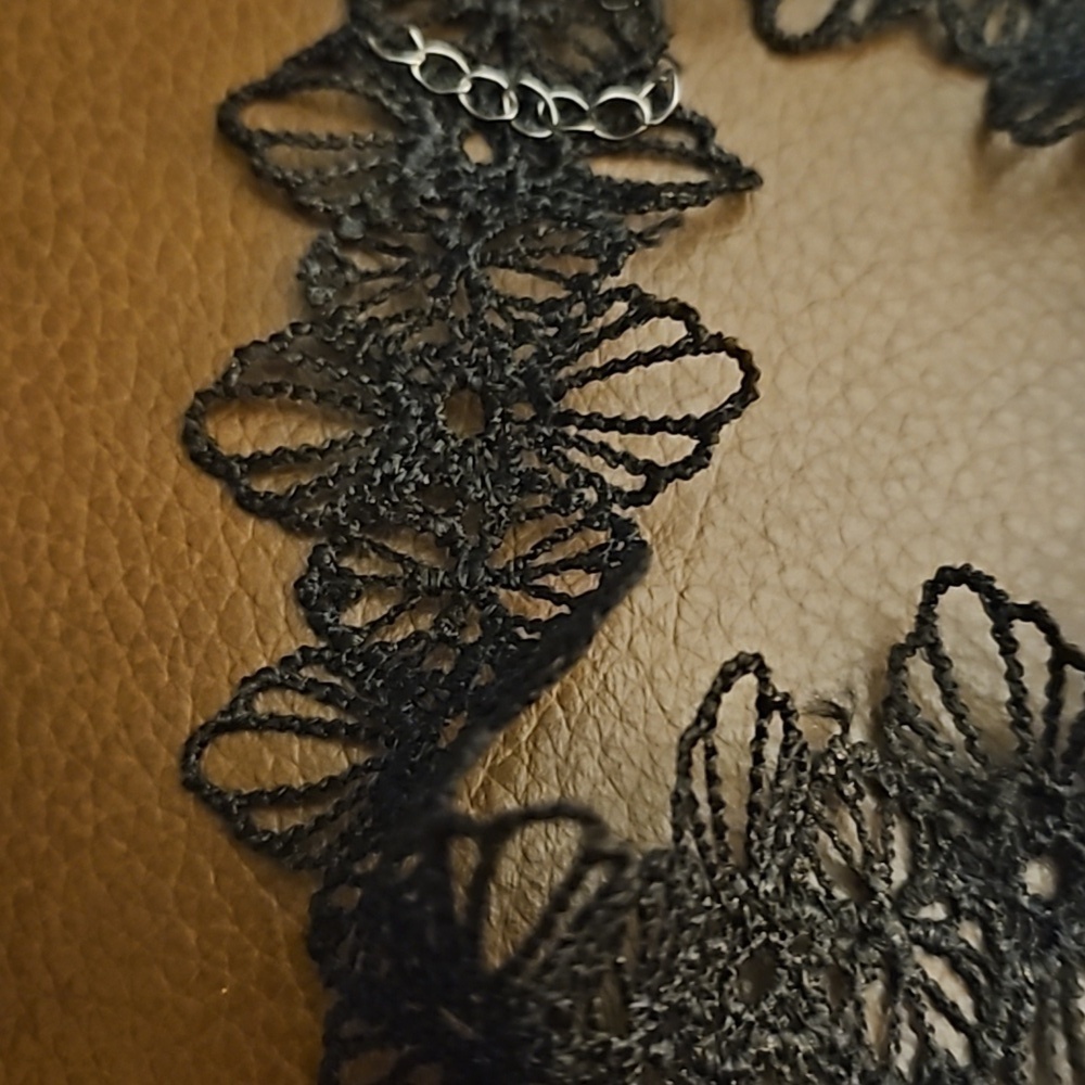 Witchy Goth Flapper Black Lace Pearl Teardrop Pendant Choker Necklace - Picture 5 of 7